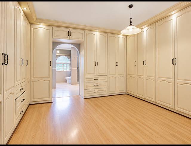 5 BEDROOM FREEHOLD FOR SALE IN FAERIE GLEN